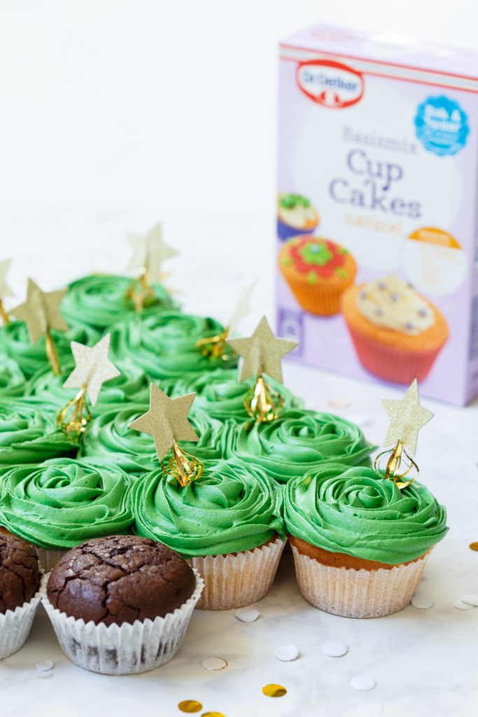 Vooruitgaan verkiezing leven Feestelijke kerstboom van cupcakes - Zoetrecepten