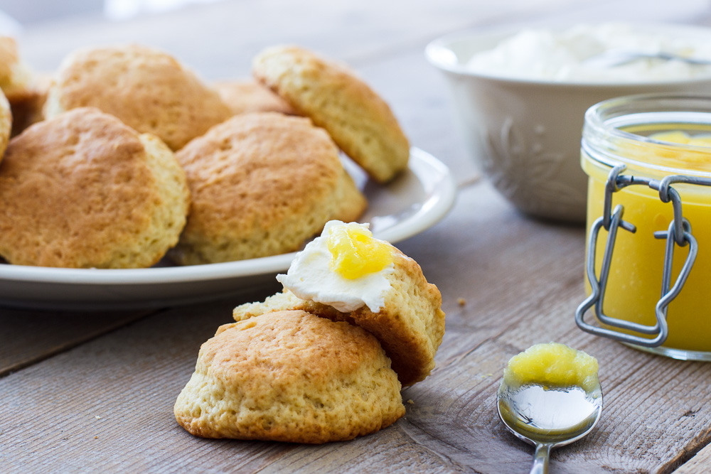 Failproof scones met clotted cream