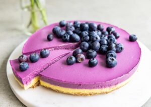 Vegan taart met zomerfruit