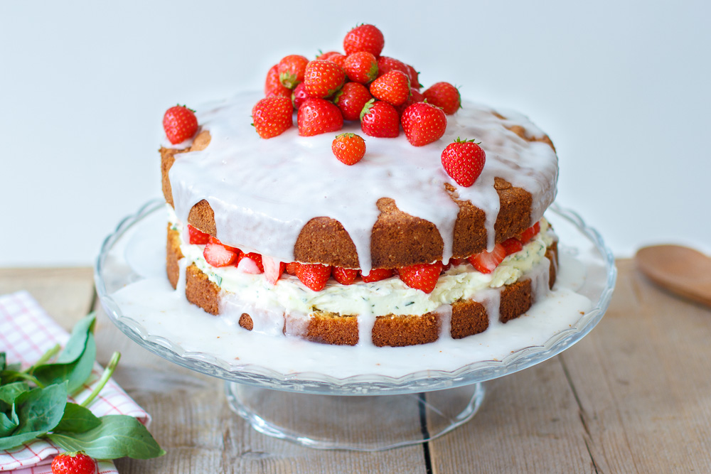 Aardbeiencake met basilicum mascarpone vulling