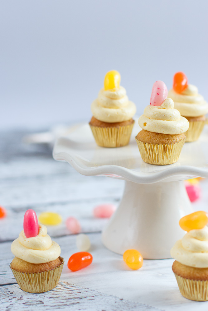 Mini cupcakes met luchtige botercrème recept