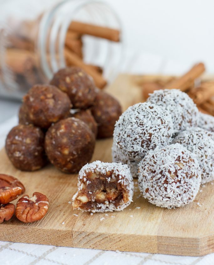 Dadelballetjes met noten en speculaaskruiden