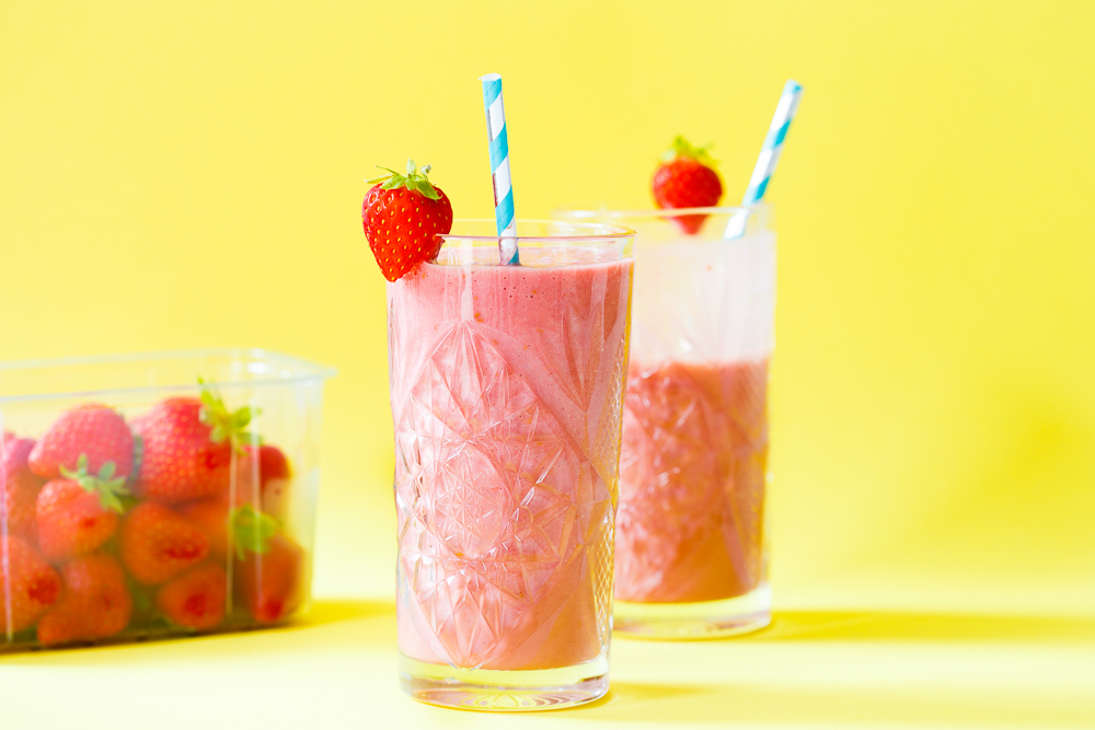 Gezonde roze milkshake