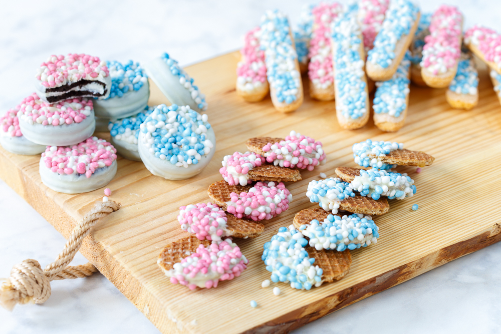Kraamhapje: koekjes met witte chocolade en muisjes