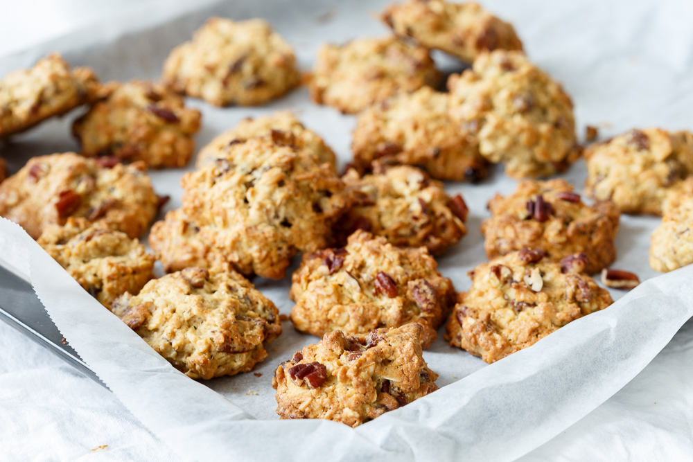 Suikervrije pecan-rozijn havermoutkoekjes