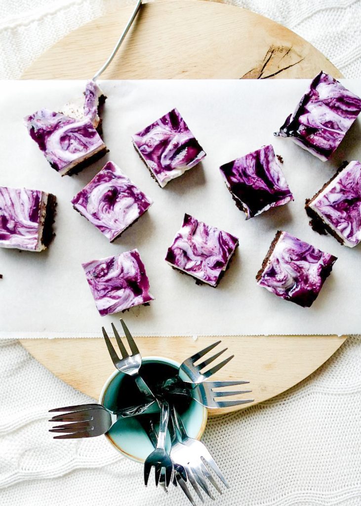 healthy blauwe bessen-cheesecake pompoenbrownies