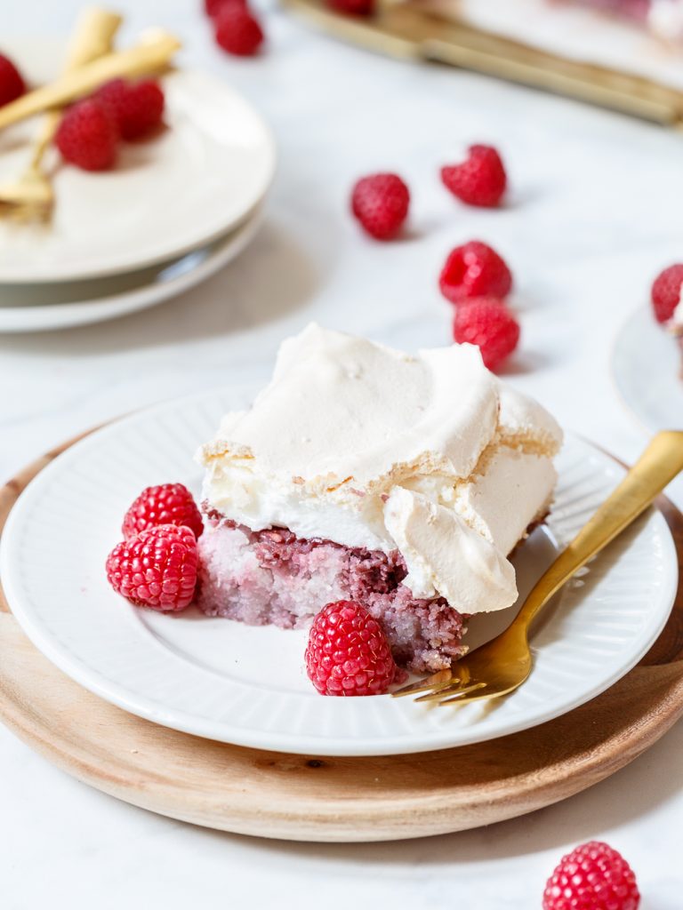 Meringue frambozen-kokosplaatkoek