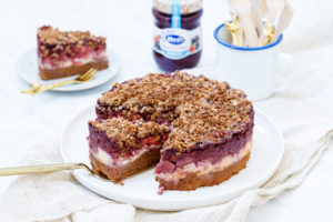 Appel-bosvruchten kruimeltaart