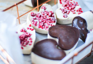 Vegan bonbons: macadamia hartjes