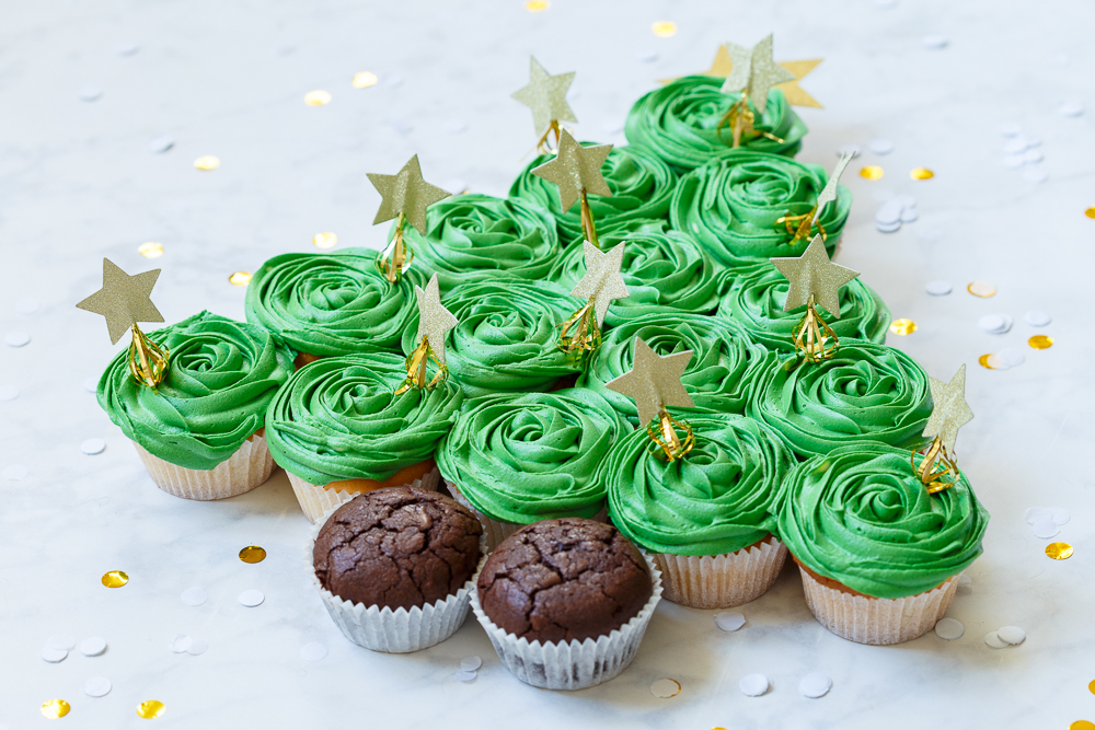 Vooruitgaan verkiezing leven Feestelijke kerstboom van cupcakes - Zoetrecepten