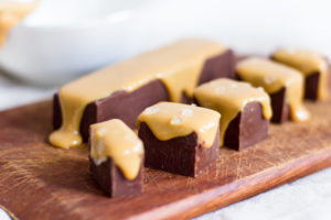 Chocolade fudge met salted caramel