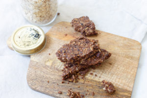 Chocolade havermoutrepen met pindakaas