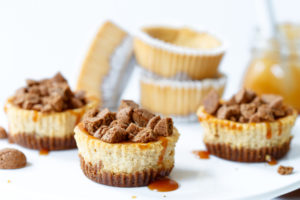 Mini salted caramel swirl pepernotencheesecakejes