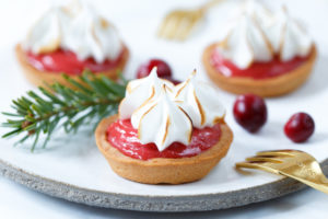 Mini cranberry meringue taartjes