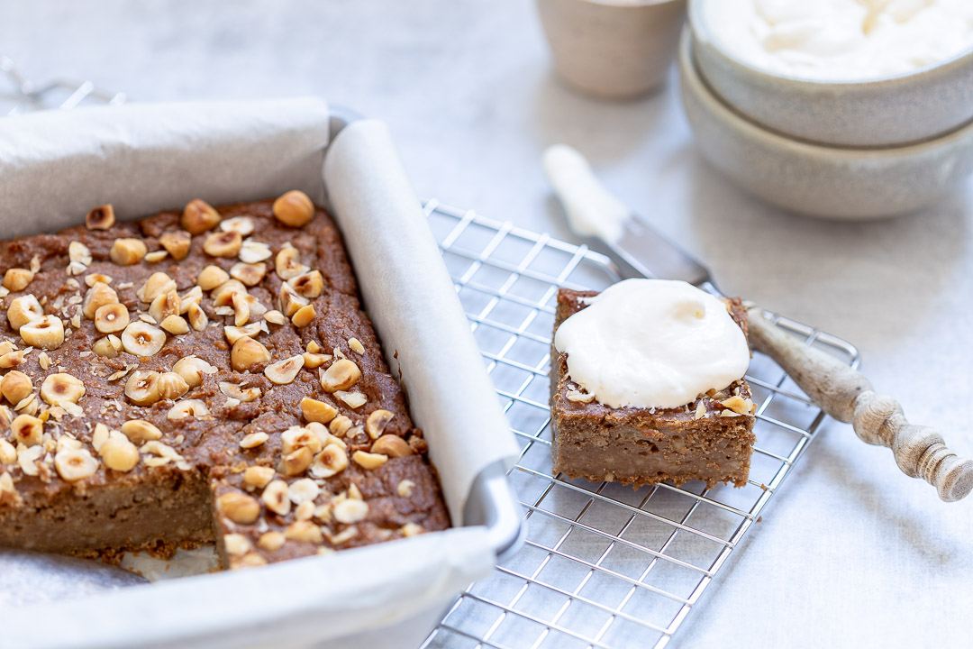 Healthy hazelnoot-perenblondies met koffiesmaak