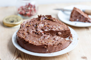 Koolhydraatarm chocoladetruffeltaartje met chilipeper