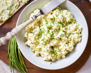 Makkelijke vegan eiersalade met tofu maken