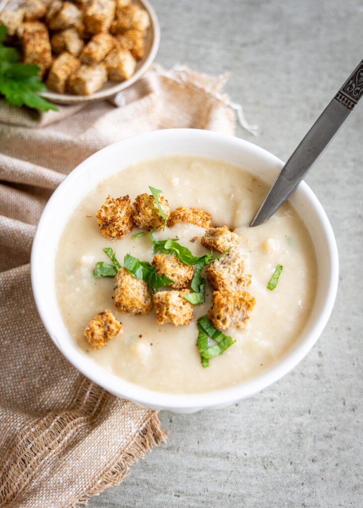 Pastinaak-knolselderijsoep recept